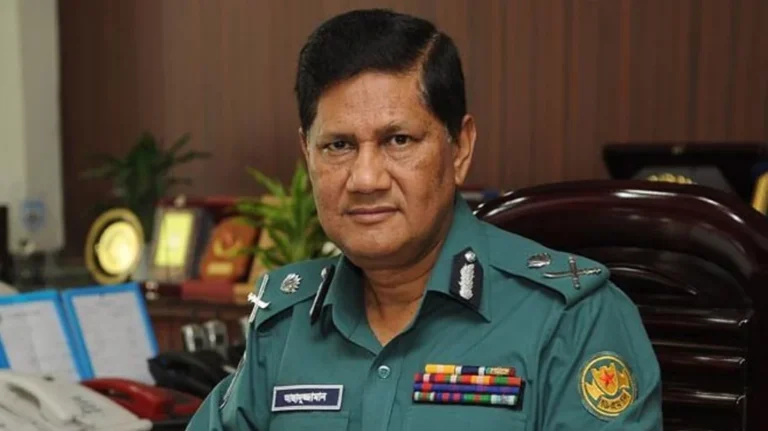 সাবেক ডিএমপি কমিশনার আছাদুজ্জামান মিয়া গ্রেপ্তার সাবেক ডিএমপি কমিশনার আছাদুজ্জামান মিয়া গ্রেপ্তার