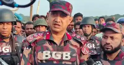 বিএসএফ সাউন্ড গ্রেনেড নিক্ষেপ করে আন্তর্জাতিক আইন লঙ্ঘন করেছে : লে. কর্নেল কিবরিয়া বিএসএফ সাউন্ড গ্রেনেড নিক্ষেপ করে আন্তর্জাতিক আইন লঙ্ঘন করেছে : লে. কর্নেল কিবরিয়া